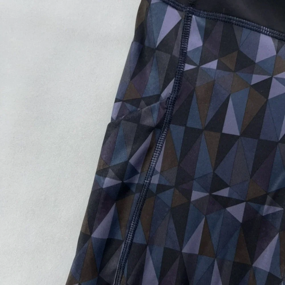 Lululemon‎ Speed Tight Women 6 Stained Glass / Black Pockets